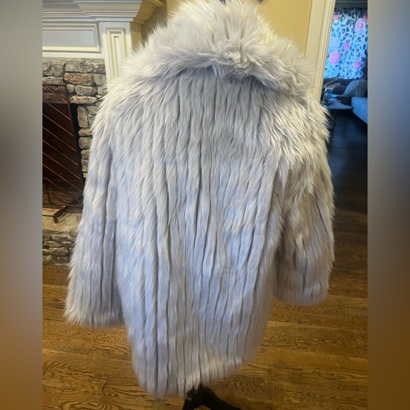 New Express gray silver fox faux fur heavy coat size s - Picture 2 of 8